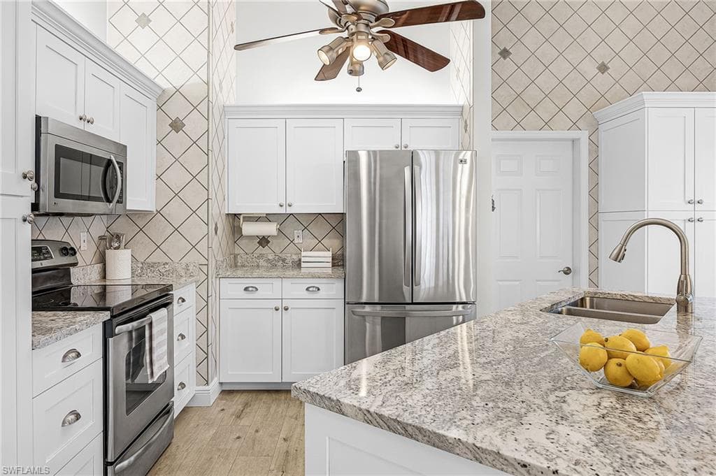 1178 Jardin Dr, Naples, FL 34104-4