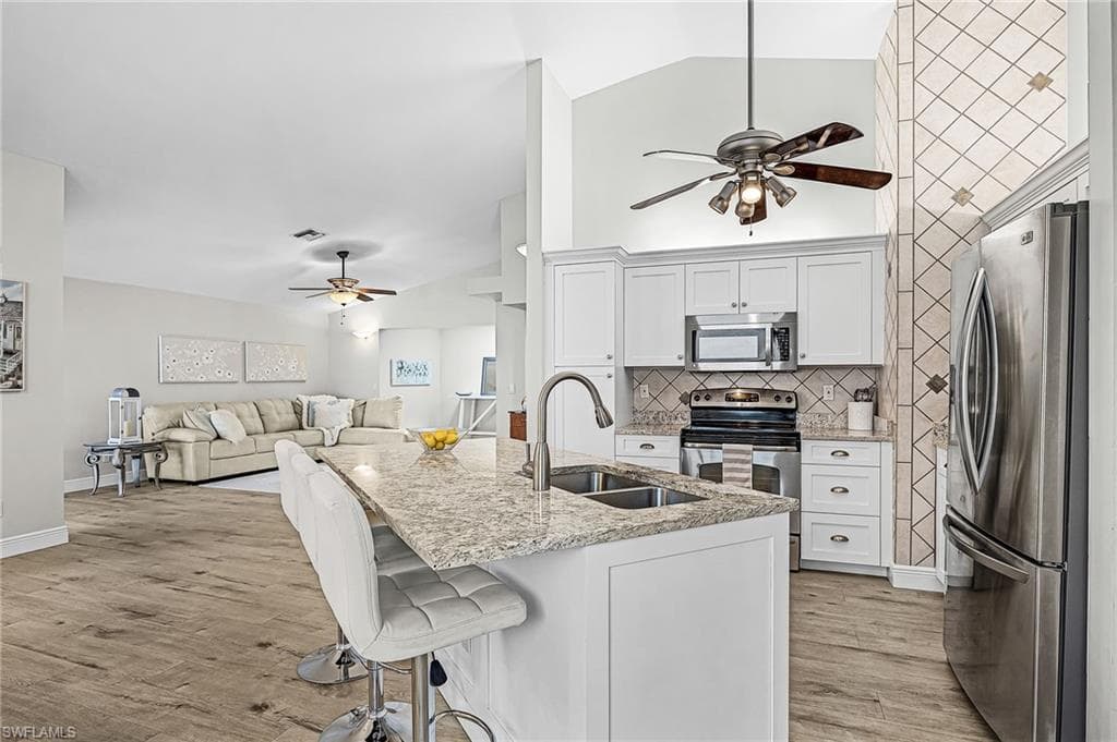 1178 Jardin Dr, Naples, FL 34104-6