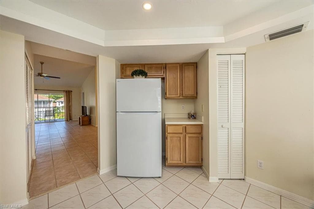 9856 Luna Cir 202a, Naples, FL 34109-11