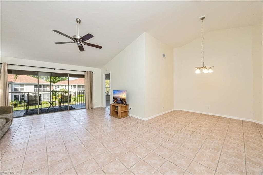 9856 Luna Cir 202a, Naples, FL 34109-5
