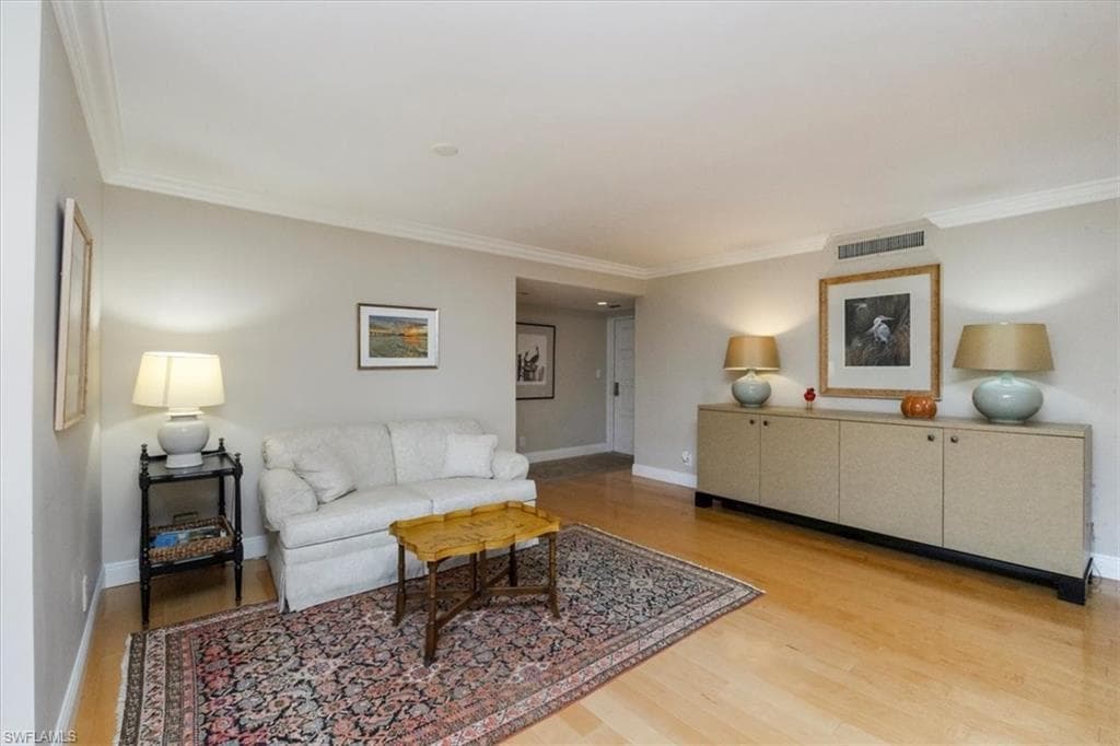 102 Clubhouse Dr 176, Naples, FL 34105-9