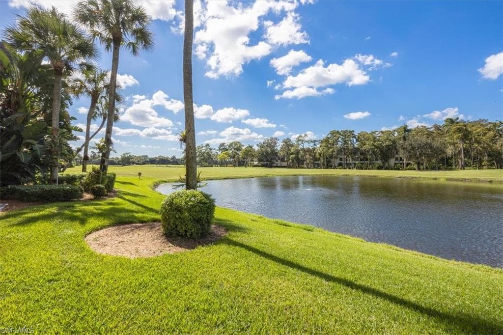 102 Clubhouse Dr 176, Naples, FL 34105-21