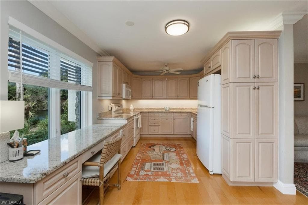 102 Clubhouse Dr 176, Naples, FL 34105-3