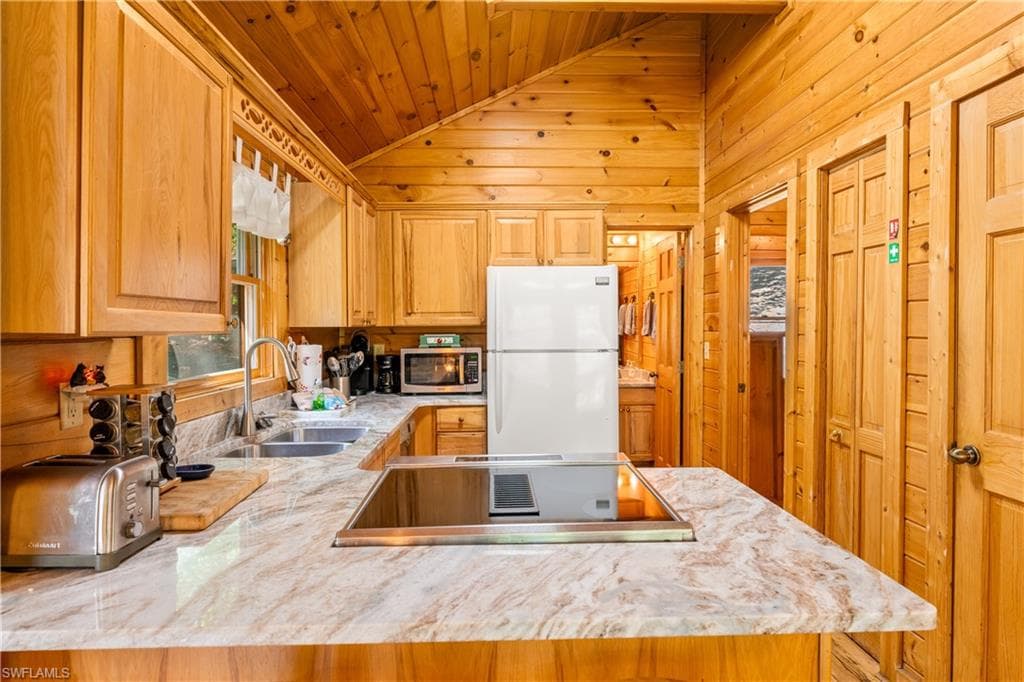 4062 Chamberlain Ln, Out Of Area, TN 37862-14