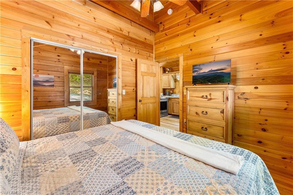 4062 Chamberlain Ln, Out Of Area, TN 37862-17