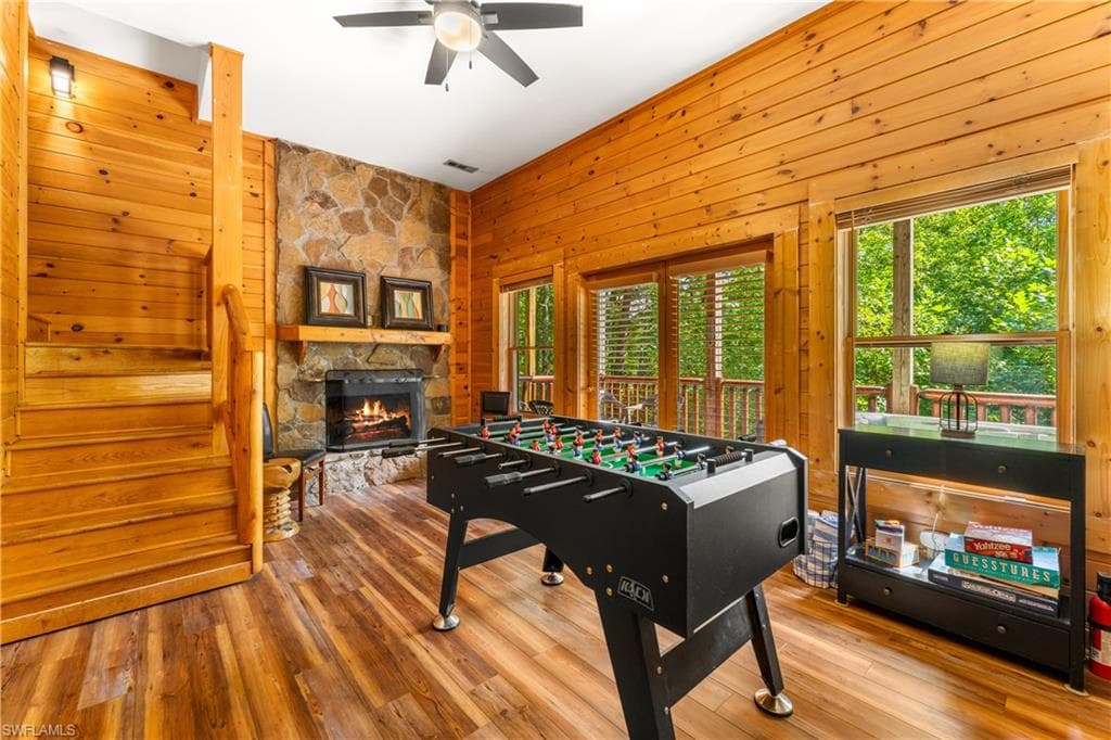 4062 Chamberlain Ln, Out Of Area, TN 37862-21