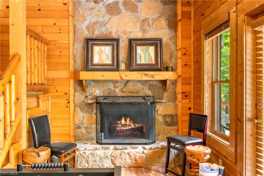 4062 Chamberlain Ln, Out Of Area, TN 37862-22