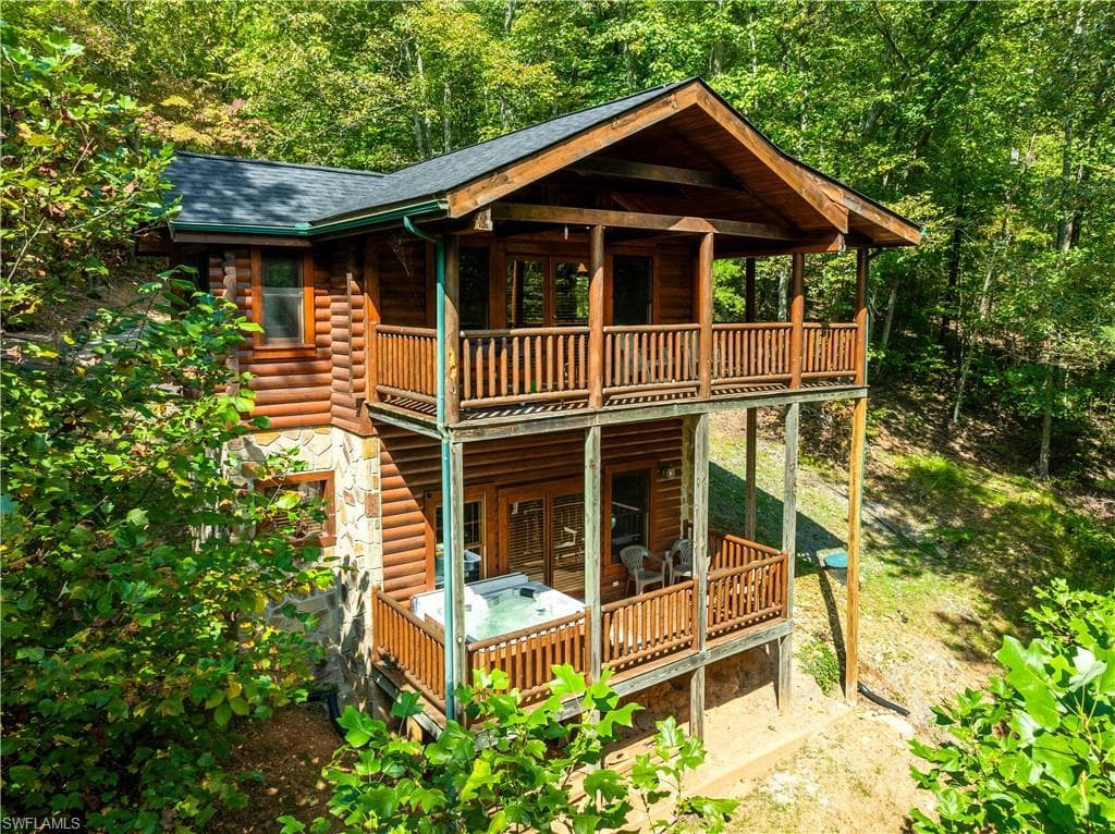 4062 Chamberlain Ln, Out Of Area, TN 37862-1