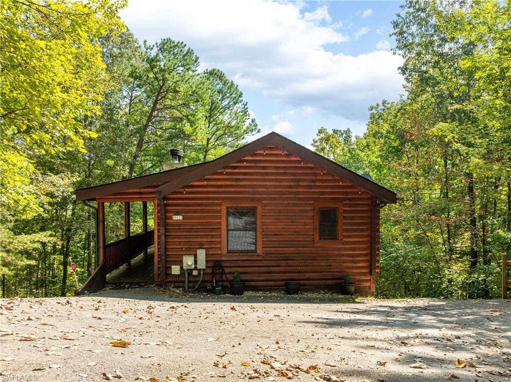 4062 Chamberlain Ln, Out Of Area, TN 37862-37