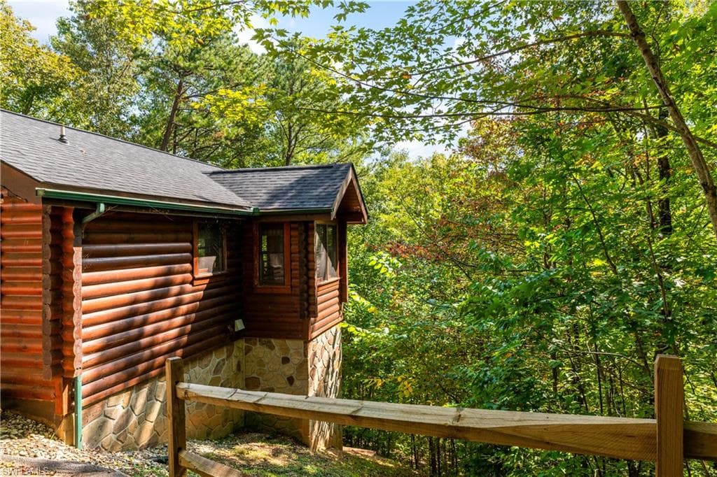 4062 Chamberlain Ln, Out Of Area, TN 37862-38