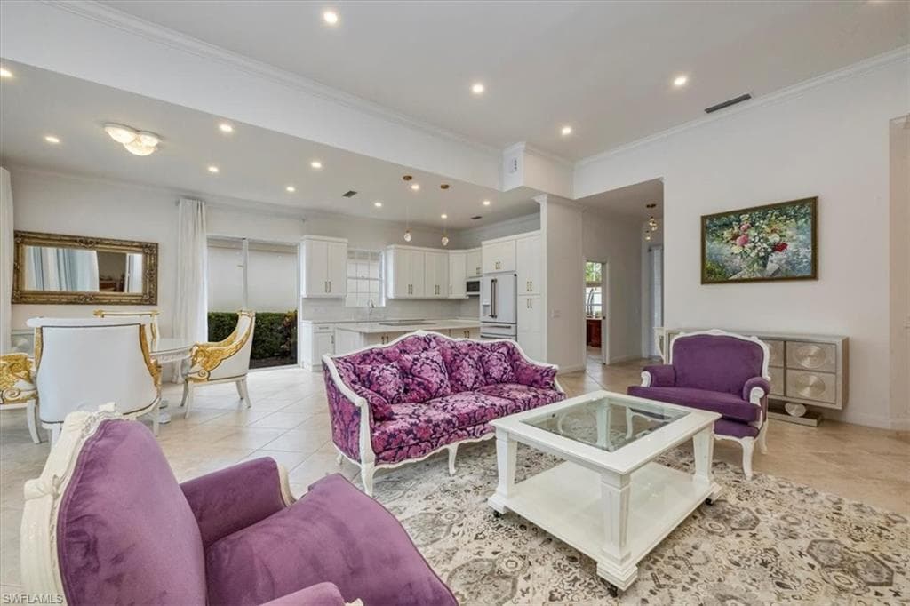 3833 Huelva Ct, Naples, FL 34109-8