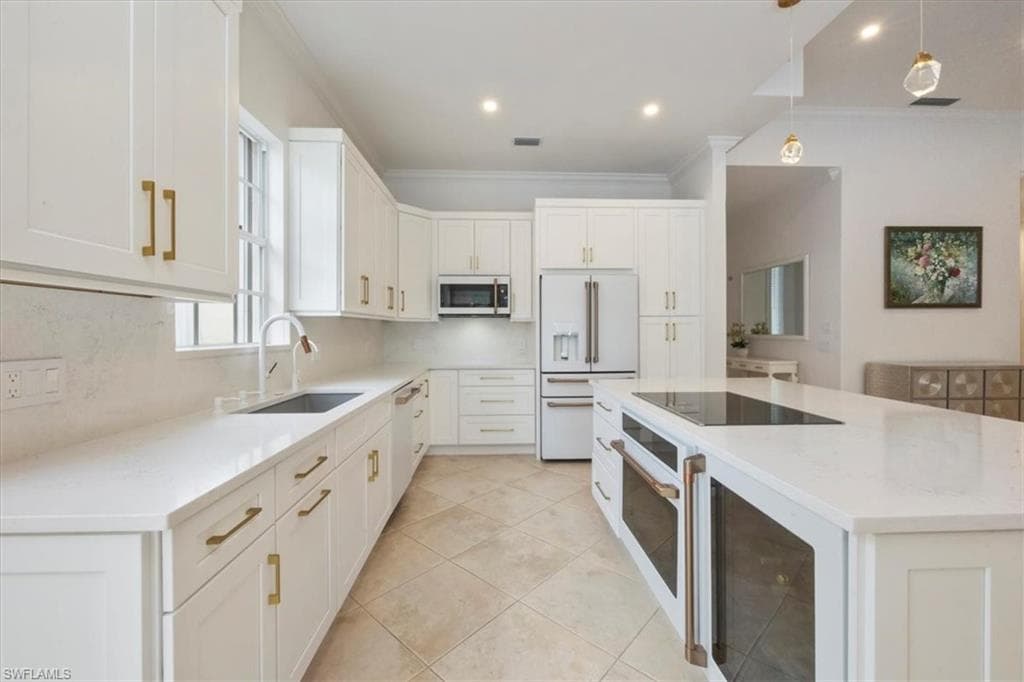 3833 Huelva Ct, Naples, FL 34109-2