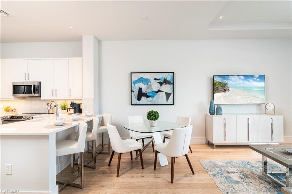 101 8th St S 202, Other, FL 34102-1