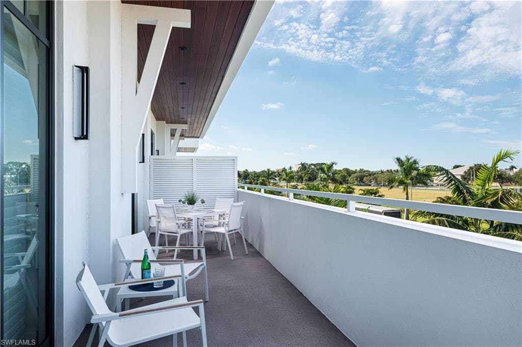 101 8th St S 202, Other, FL 34102-6