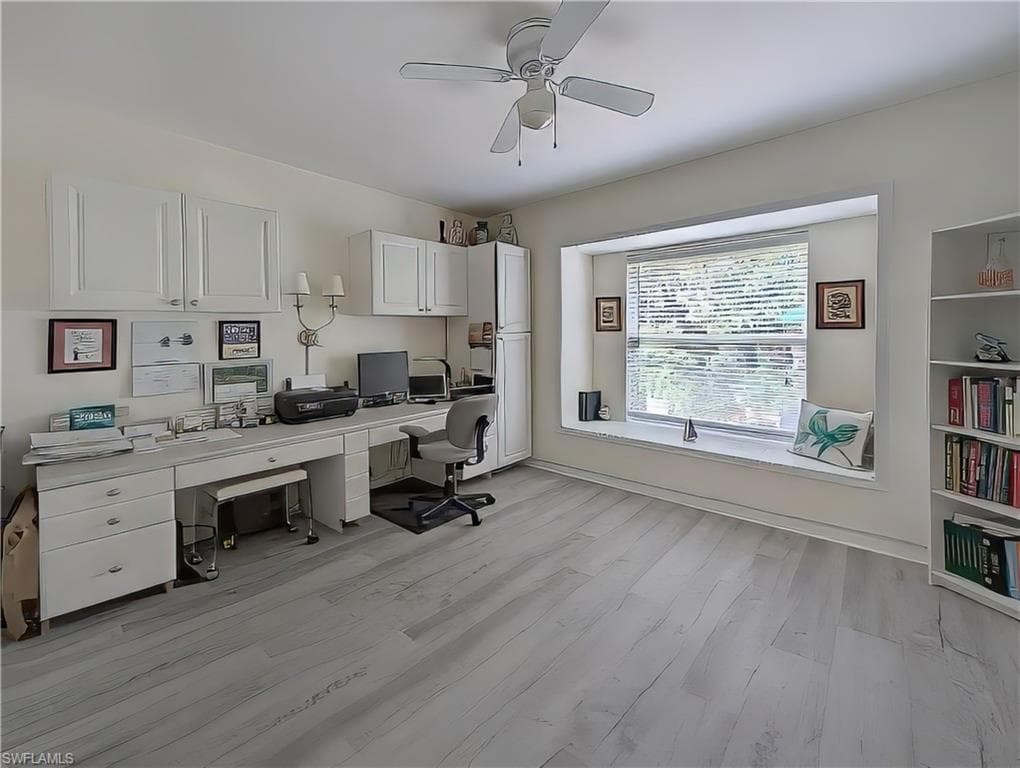 4817 Berkeley Dr, Naples, FL 34112-16