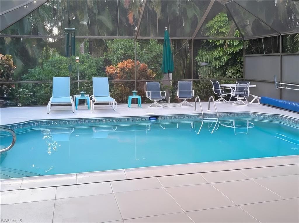 4817 Berkeley Dr, Naples, FL 34112-19