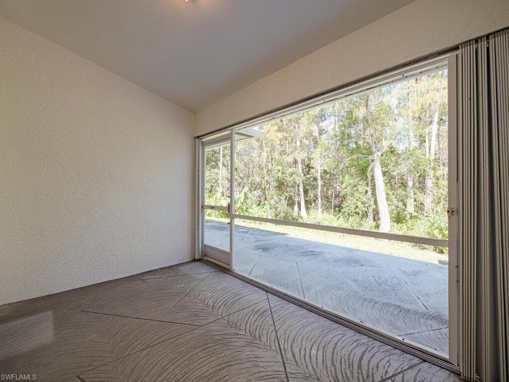 8093 San Vista Cir 2-2l, Naples, FL 34109-12