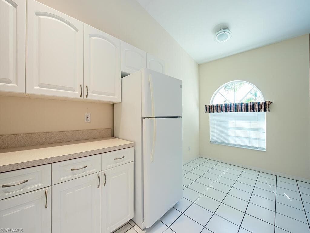 8093 San Vista Cir 2-2l, Naples, FL 34109-3