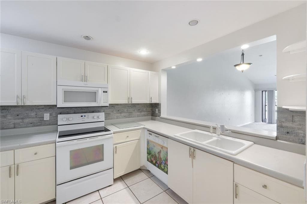 1228 Commonwealth Cir O203, Naples, FL 34116-15