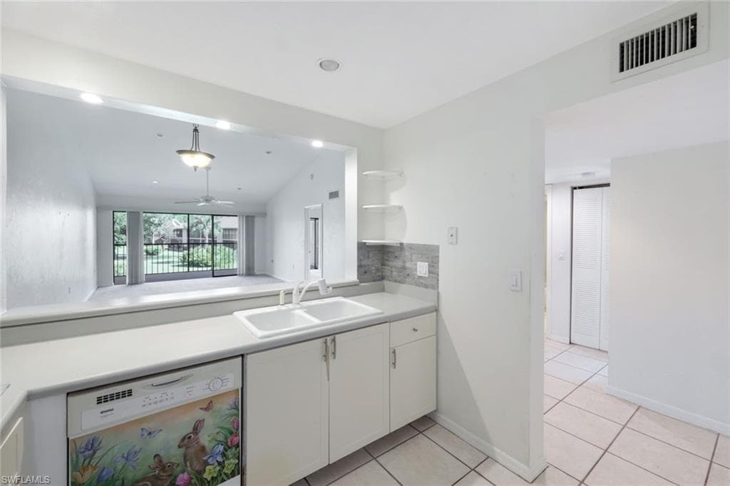 1228 Commonwealth Cir O203, Naples, FL 34116-17