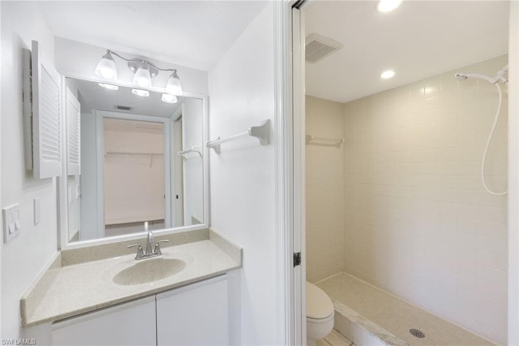 1228 Commonwealth Cir O203, Naples, FL 34116-22