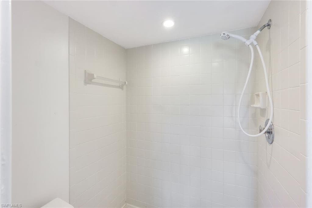 1228 Commonwealth Cir O203, Naples, FL 34116-23