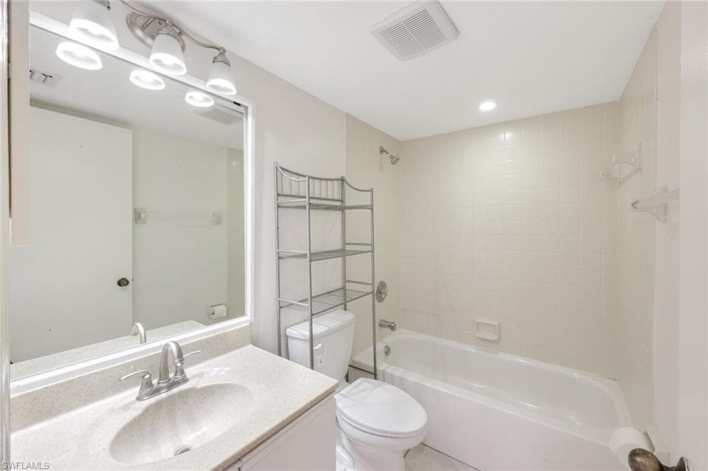 1228 Commonwealth Cir O203, Naples, FL 34116-25