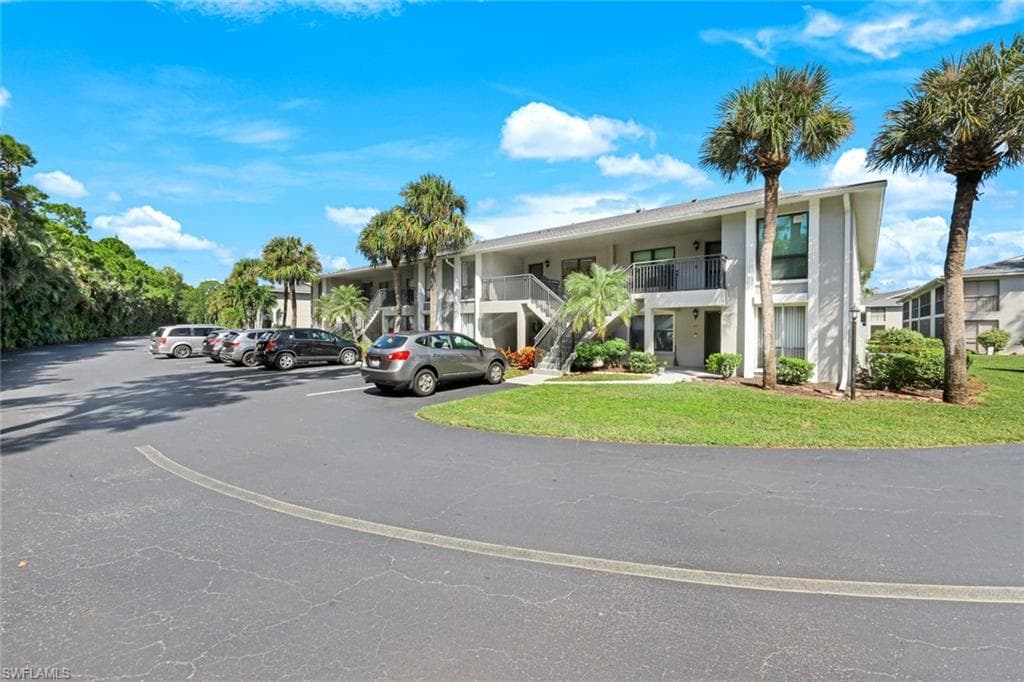 1228 Commonwealth Cir O203, Naples, FL 34116-4