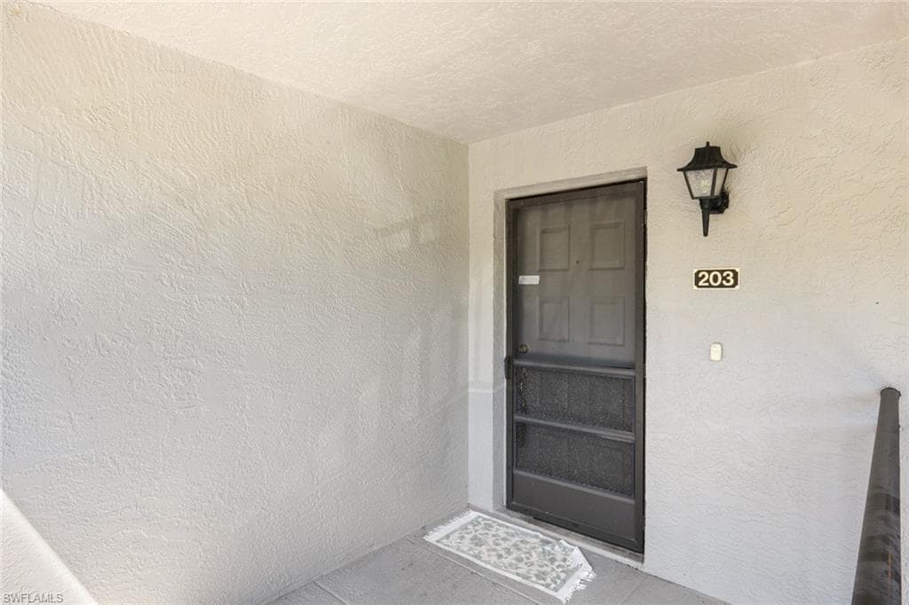 1228 Commonwealth Cir O203, Naples, FL 34116-6