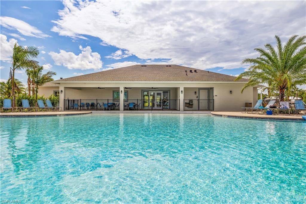 17833 Shade Tree Loop, Punta Gorda, FL 33982-17