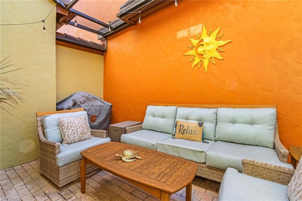 9118 Chula Vista St 12002, Naples, FL 34113-8