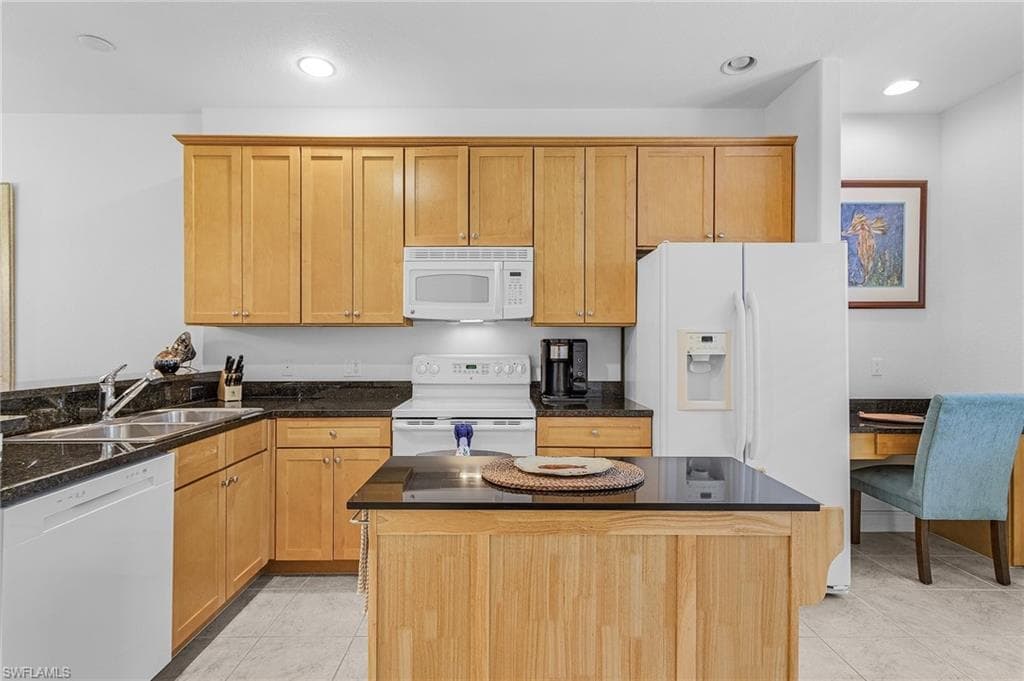 9118 Chula Vista St 12002, Naples, FL 34113-12