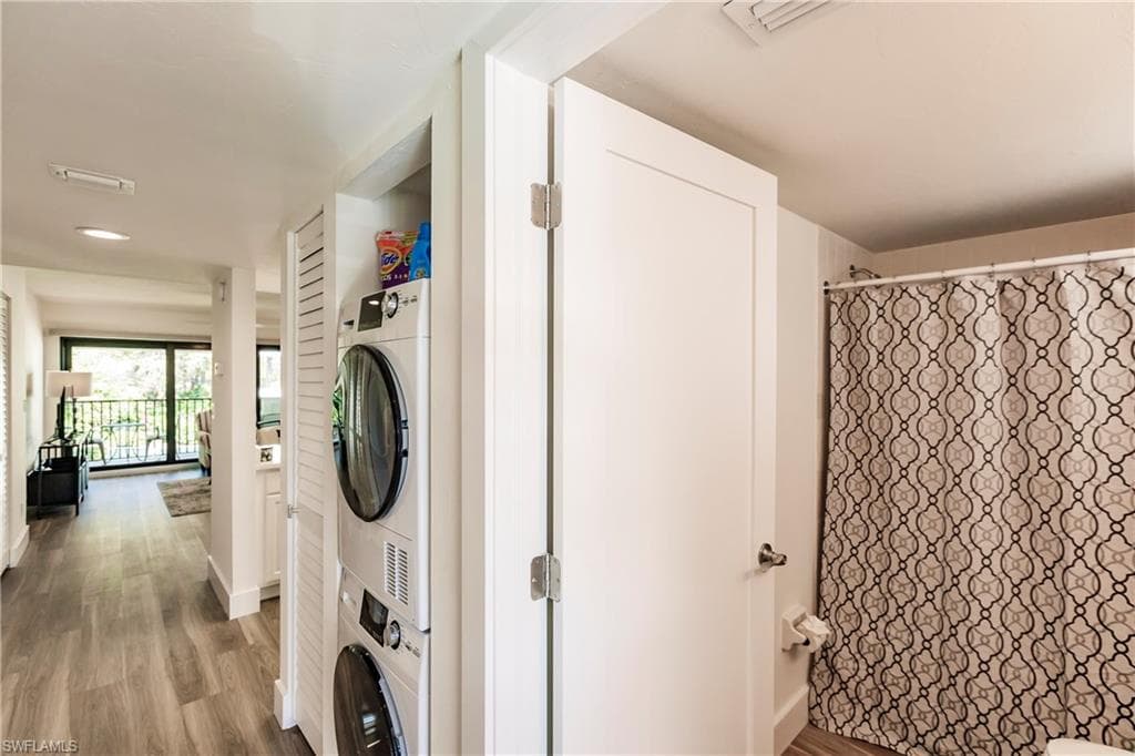 600 Neapolitan Way 228, Naples, FL 34103-22