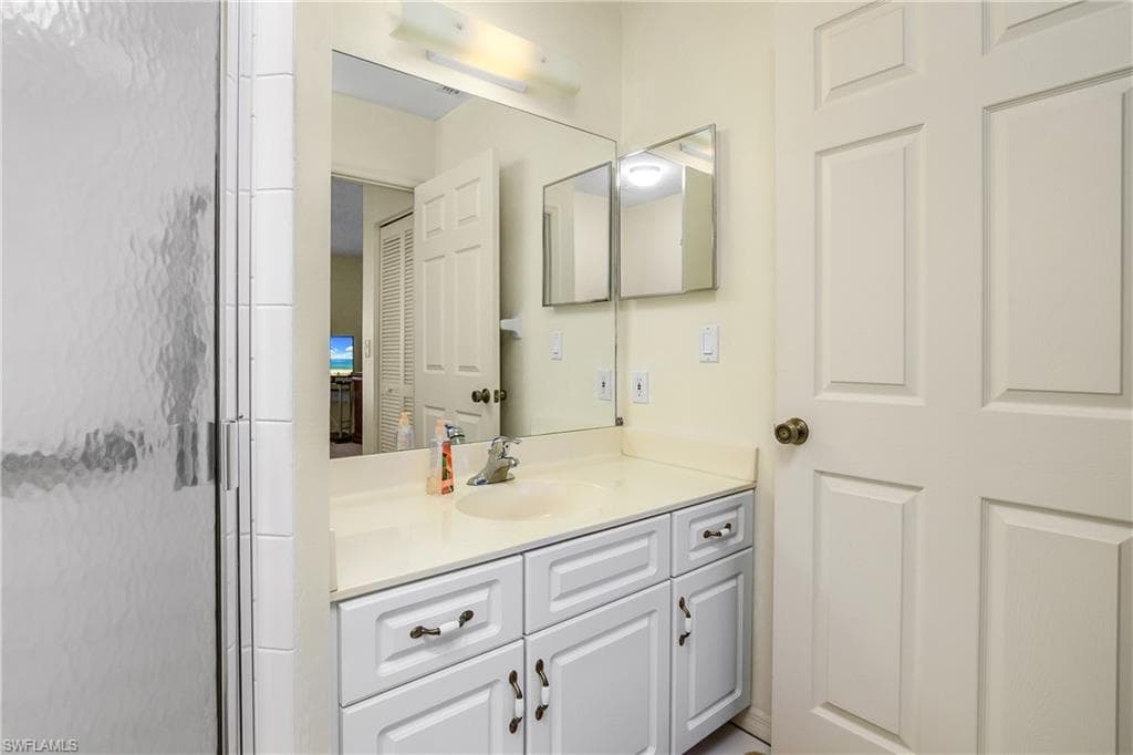 721 Landover Ct 204, Naples, FL 34104-8