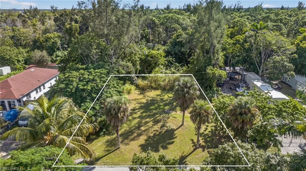 2650 Holly Ave, Naples, FL 34112-1