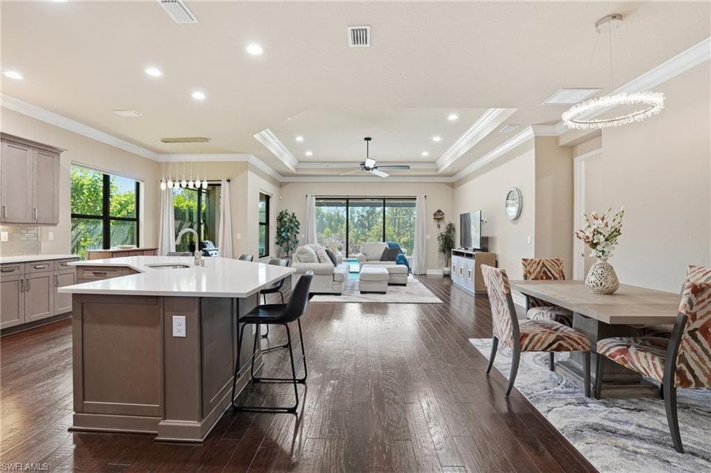 10043 Chesapeake Bay Dr, Fort Myers, FL 33913-10