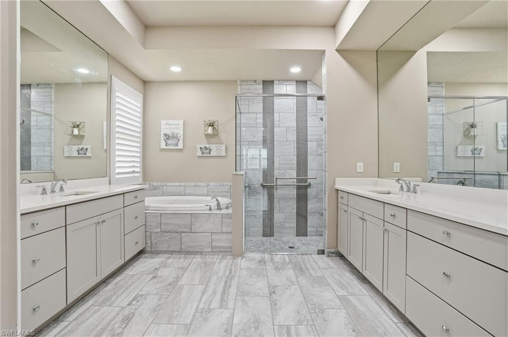 10043 Chesapeake Bay Dr, Fort Myers, FL 33913-20