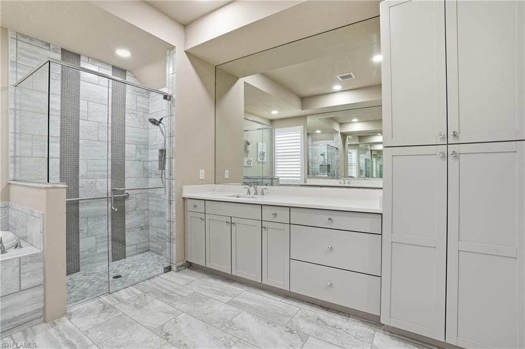 10043 Chesapeake Bay Dr, Fort Myers, FL 33913-21