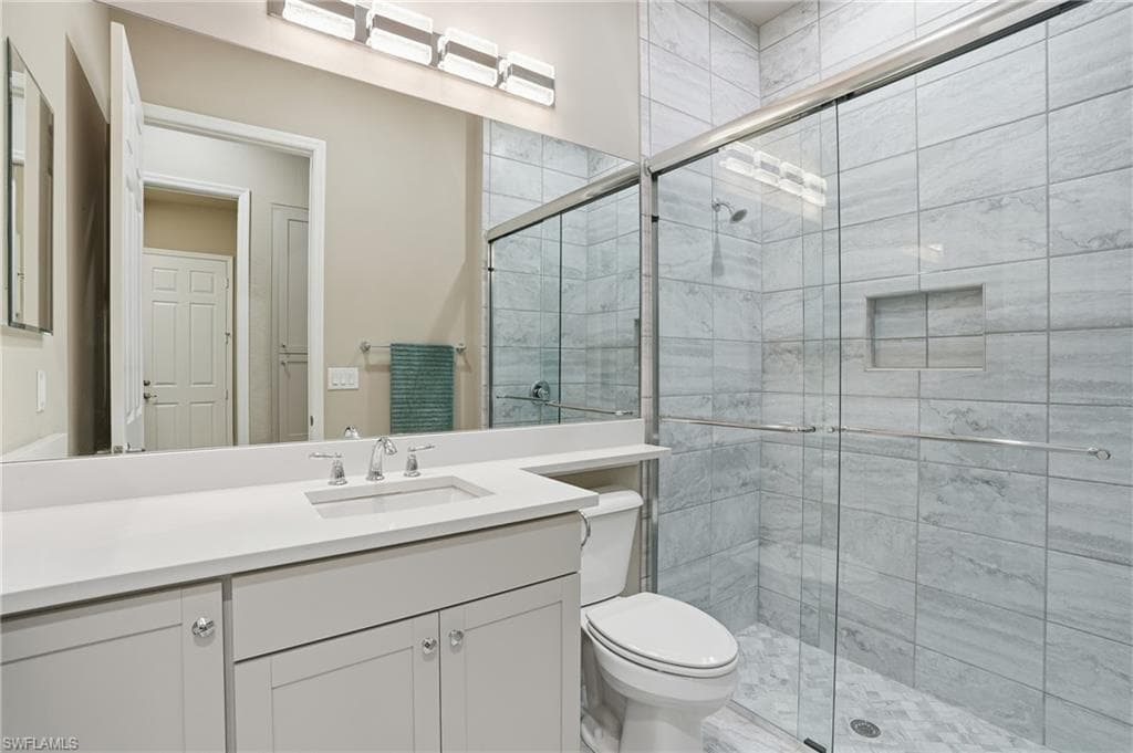 10043 Chesapeake Bay Dr, Fort Myers, FL 33913-25