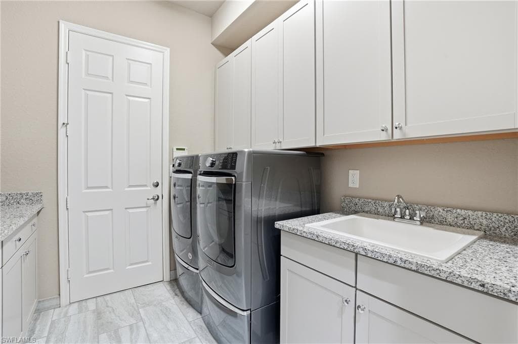 10043 Chesapeake Bay Dr, Fort Myers, FL 33913-28