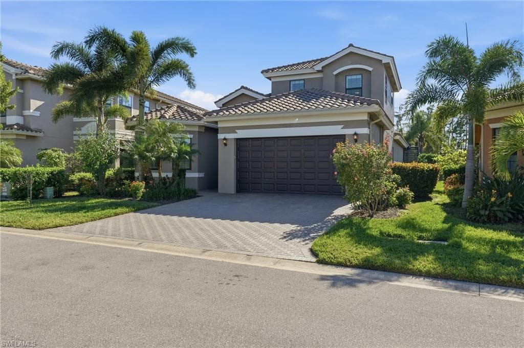 10043 Chesapeake Bay Dr, Fort Myers, FL 33913-2