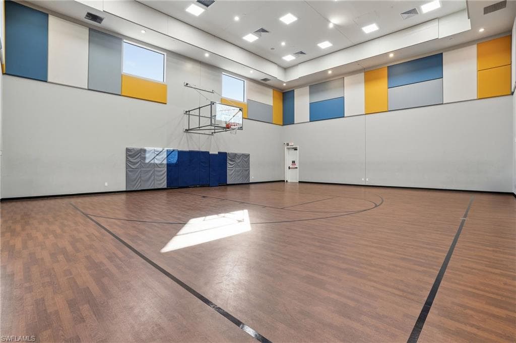 10043 Chesapeake Bay Dr, Fort Myers, FL 33913-45