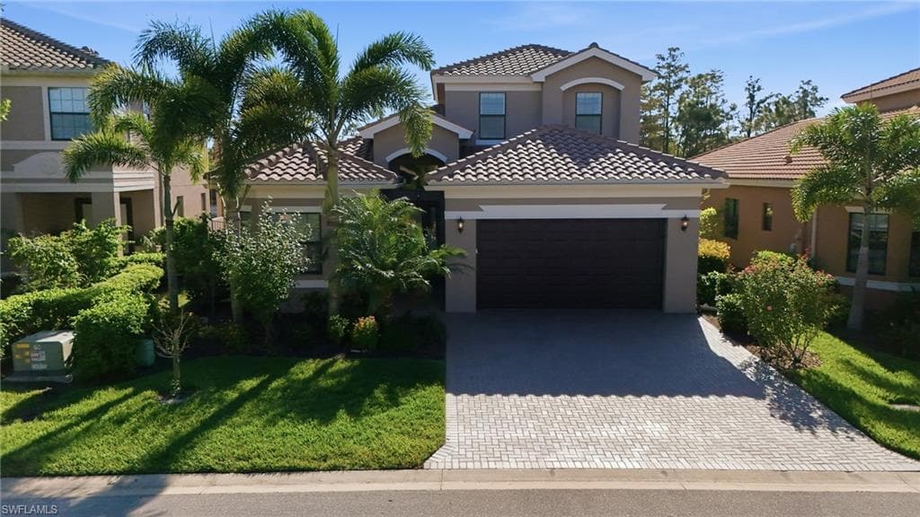 10043 Chesapeake Bay Dr, Fort Myers, FL 33913-4