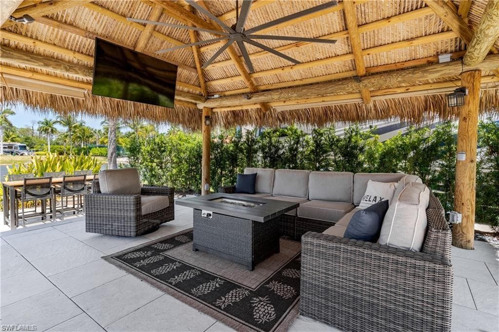 13461 Ladyfish Ln, Naples, FL 34114-8