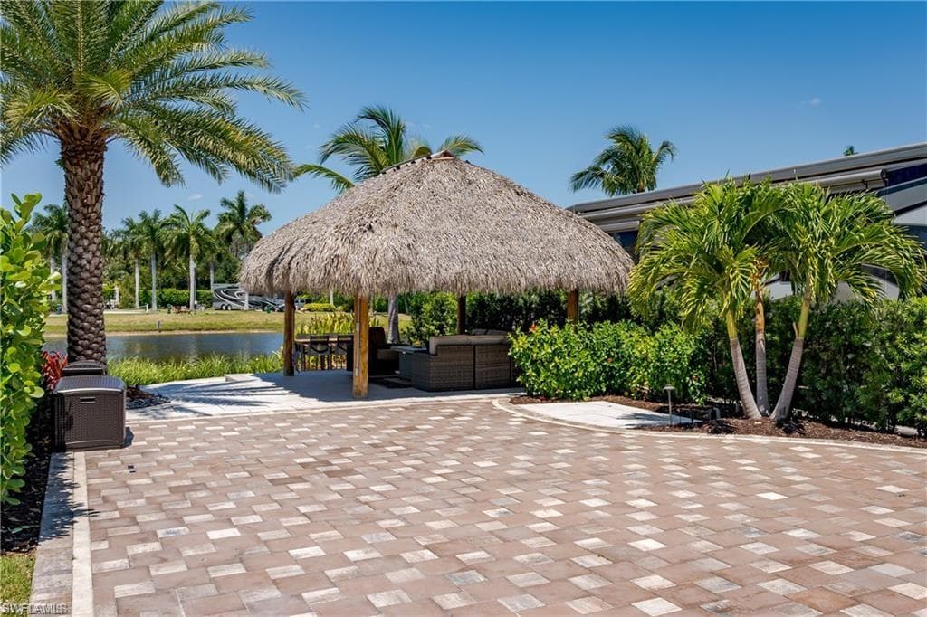 13461 Ladyfish Ln, Naples, FL 34114-14