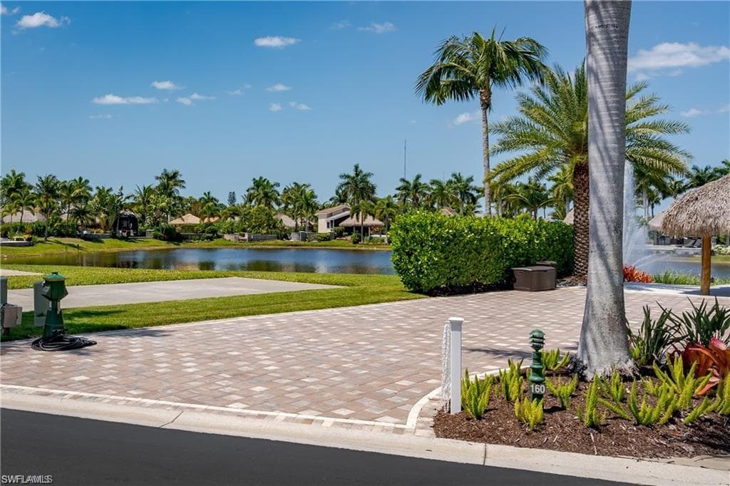 13461 Ladyfish Ln, Naples, FL 34114-16