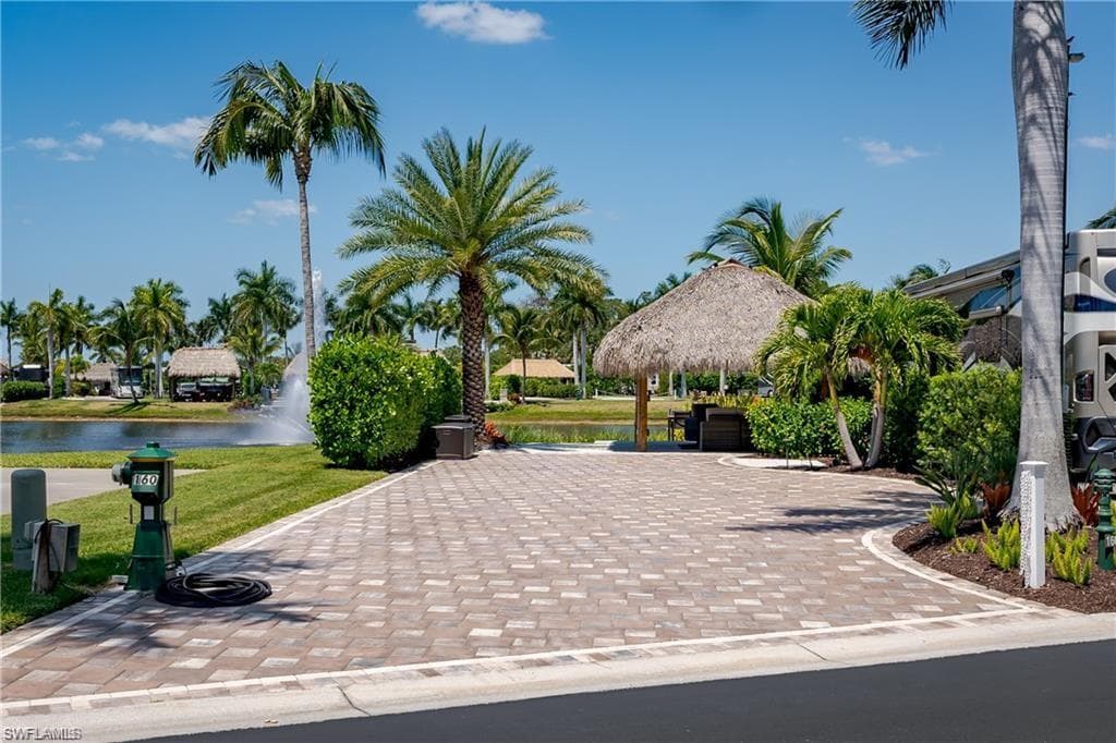 13461 Ladyfish Ln, Naples, FL 34114-18