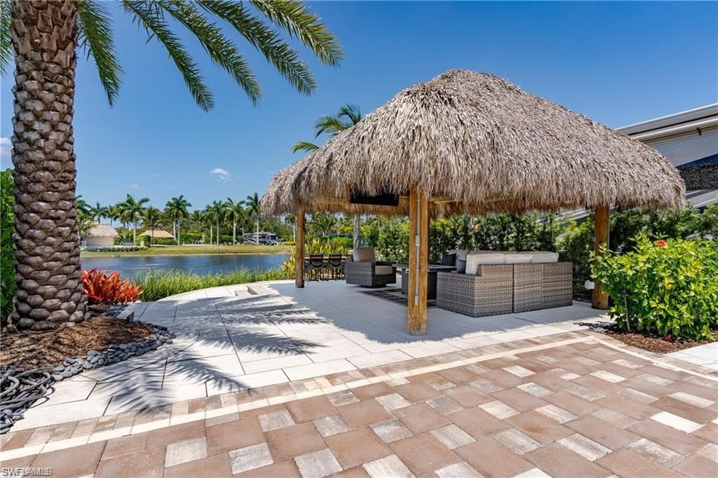 13461 Ladyfish Ln, Naples, FL 34114-5