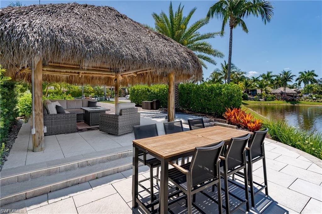 13461 Ladyfish Ln, Naples, FL 34114-6