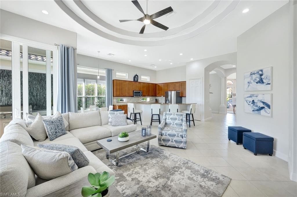 8980 Cherry Oaks Trl, Naples, FL 34114-9